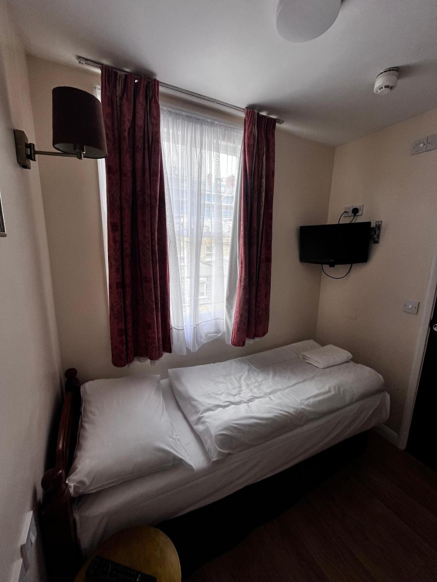 Dolphin Inn - The Lodge London Room photo